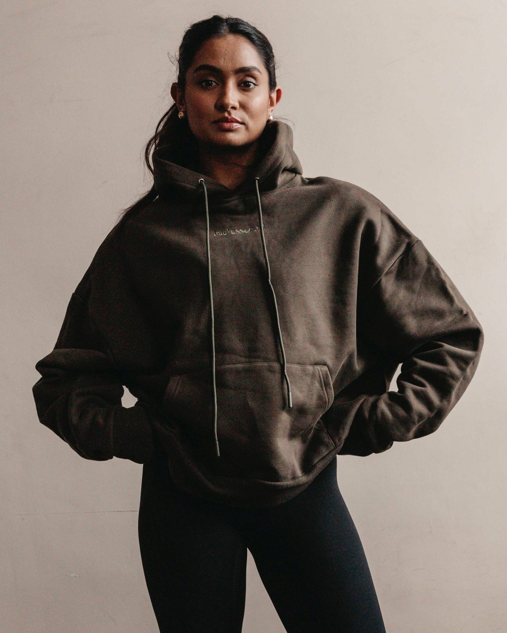 trackessential boxy hoodie in olive night