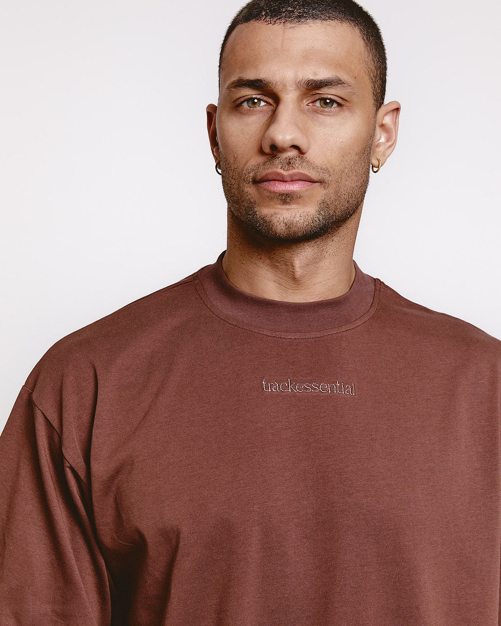trackessential t-shirt mocha